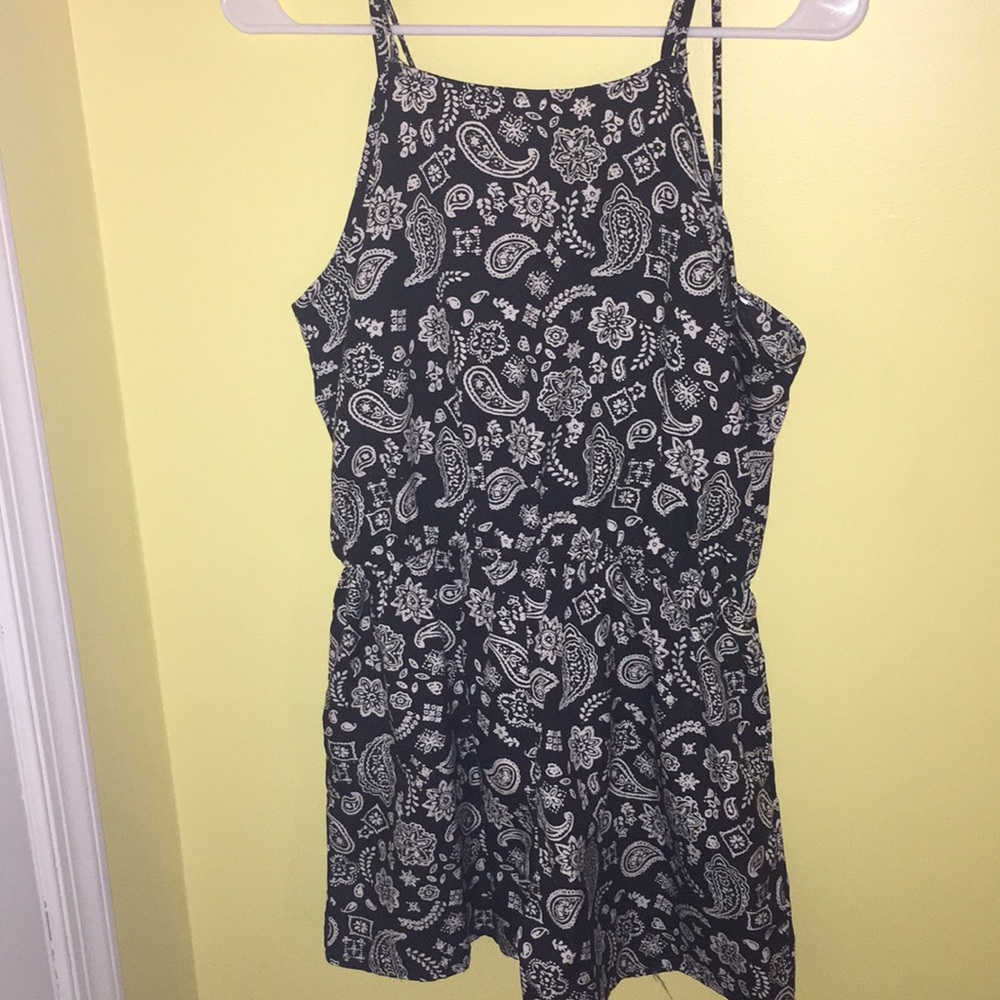 halter b&w romper